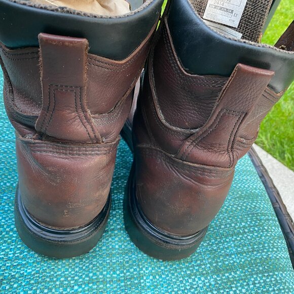 Red Wing-2414 MEN’S 8-INCH WATERPROOF CSA SAFETY TOE BOOT 10.5 3E - Picture 11 of 11
